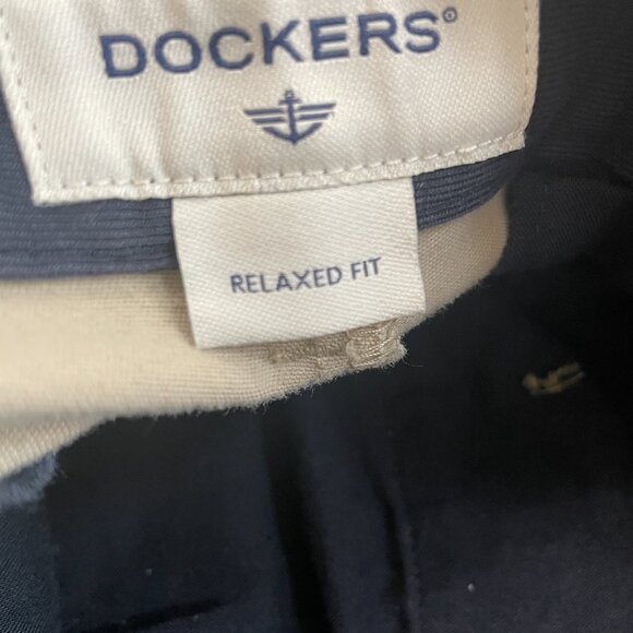 EUC Dockers Men's Classic Tan Pants with Cuffs 32W x 32L - Picture 3 of 3